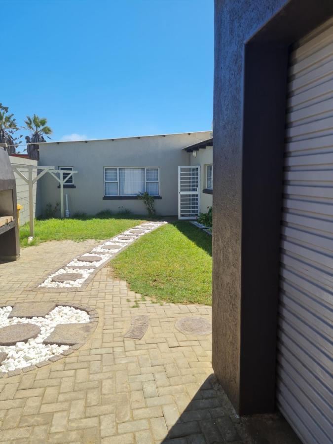 Tuvawa Luxury Suites Walvis Bay Exterior photo