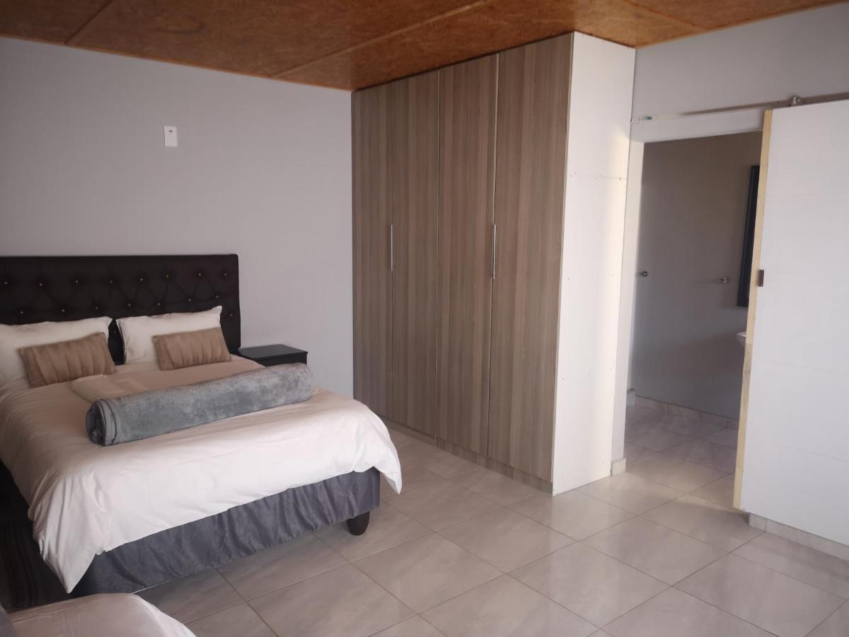 Tuvawa Luxury Suites Walvis Bay Exterior photo